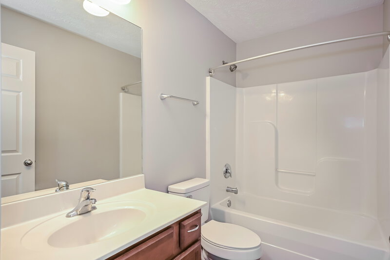 2,025/Mo, 925 Birchmill Pt S Antioch, TN 37013 Bathroom View