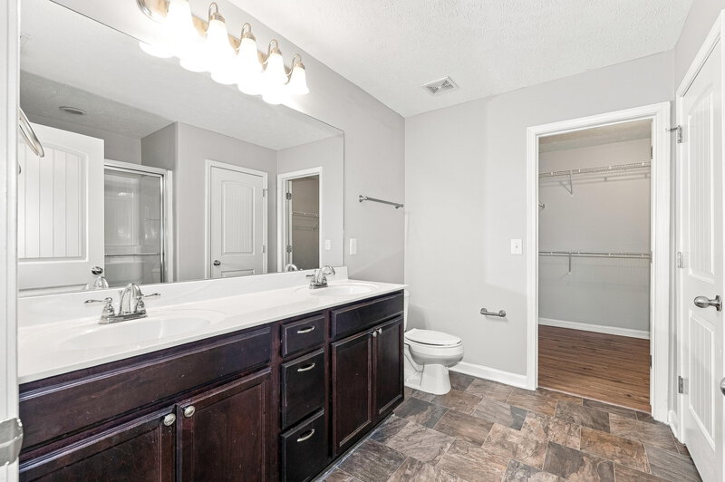 2,510/Mo, 1217 Silverstream Pt Antioch, TN 37013 Primary Bathroom View
