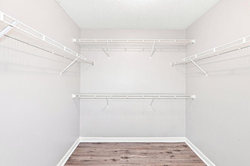 2,510/Mo, 1217 Silverstream Pt Antioch, TN 37013 Closet View