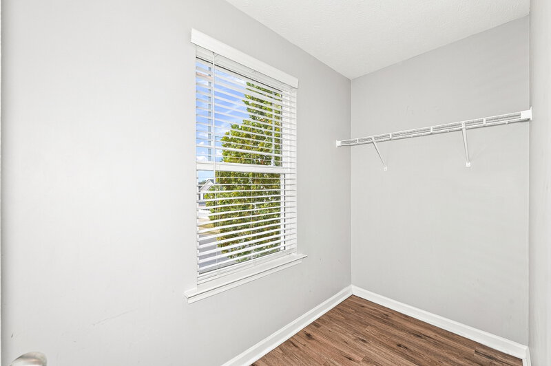 2,510/Mo, 1217 Silverstream Pt Antioch, TN 37013 Closet View 2