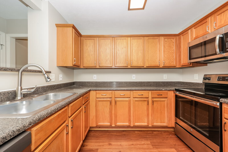 1,860/Mo, 146 Howard Woody Dr La Vergne, TN 37086 Kitchen View 2