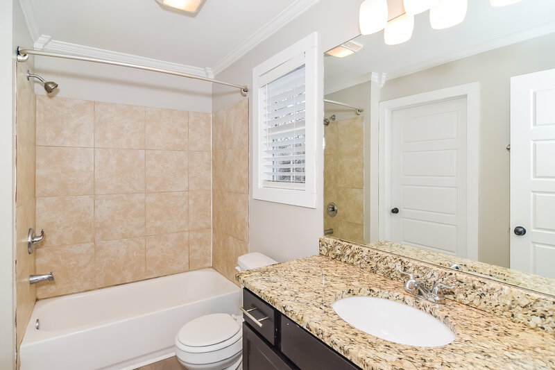 2,505/Mo, 1724 Brick Ct Nashville, TN 37207 Main Bathroom View