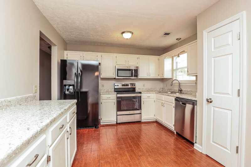 1,940/Mo, 506 Gammon Ln La Vergne, TN 37086 Kitchen View