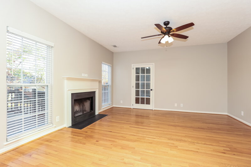 2,240/Mo, 6757 Ascot Dr Antioch, TN 37013 Living Room View