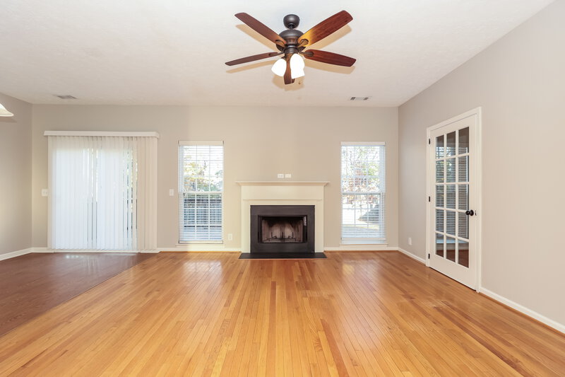 2,240/Mo, 6757 Ascot Dr Antioch, TN 37013 Living Room View 2