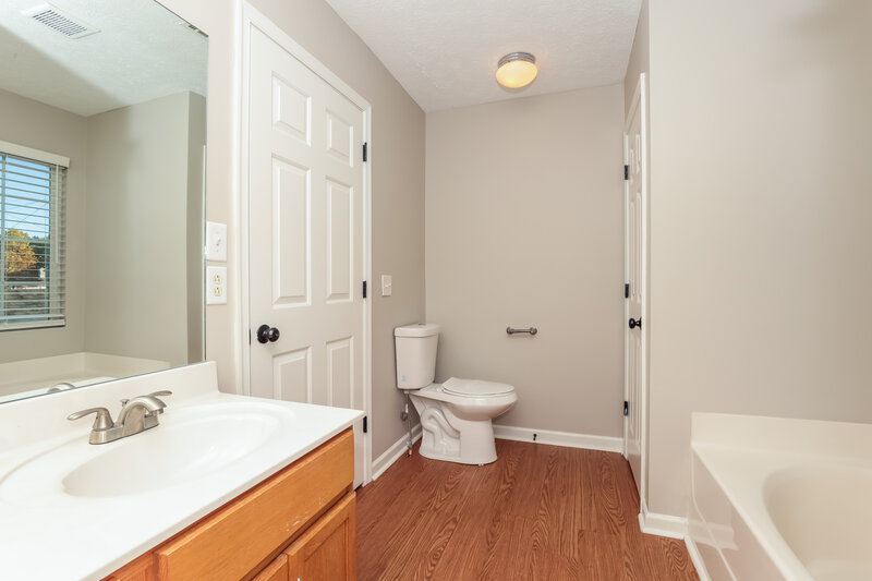 2,240/Mo, 6757 Ascot Dr Antioch, TN 37013 Bathroom View