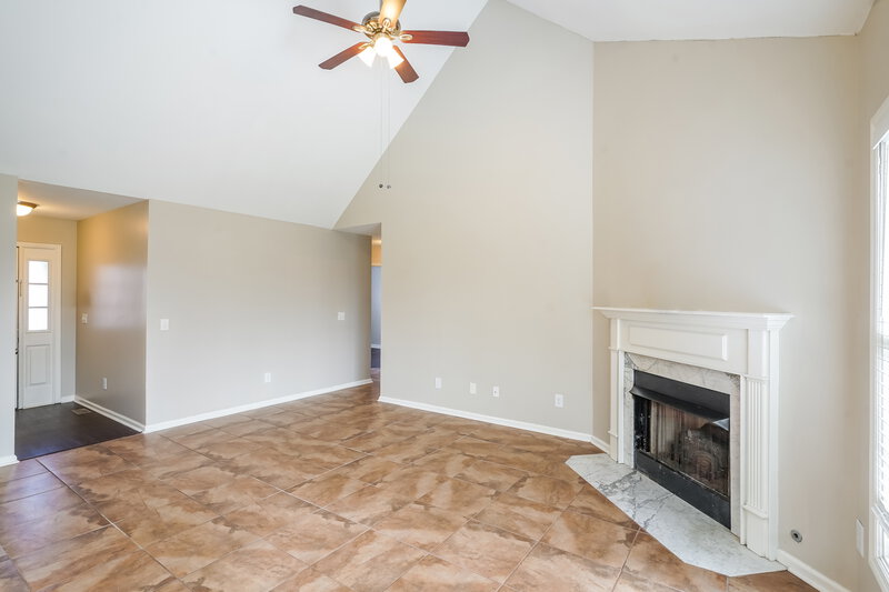 2,380/Mo, 649 Kingsway Dr Old Hickory, TN 37138 Living Room View