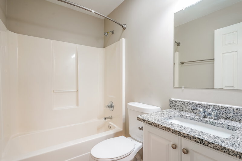 2,380/Mo, 649 Kingsway Dr Old Hickory, TN 37138 Bathroom View