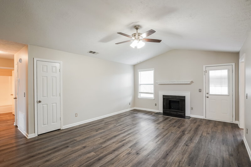 2,060/Mo, 809 Clearspring Ct Smyrna, TN 37167 Living Room View