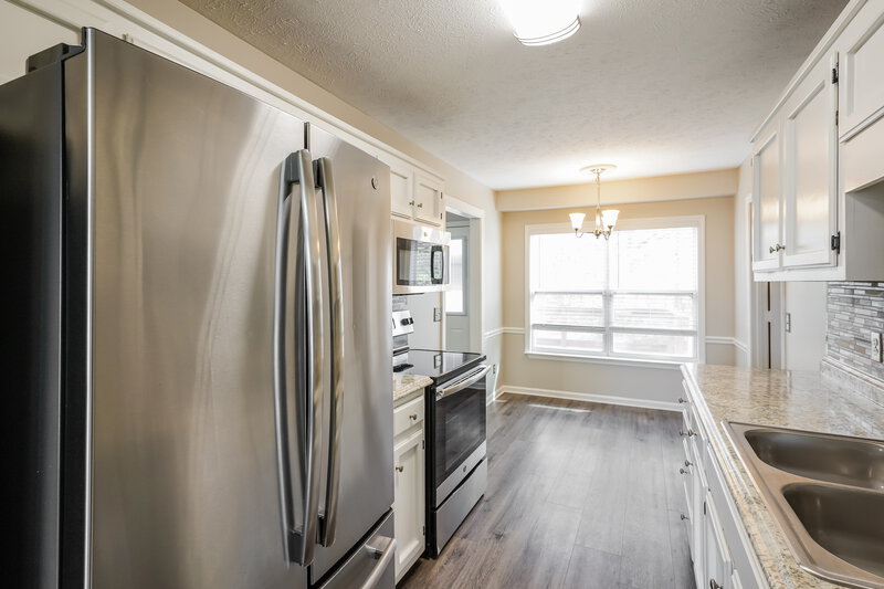 2,060/Mo, 809 Clearspring Ct Smyrna, TN 37167 Kitchen View 2