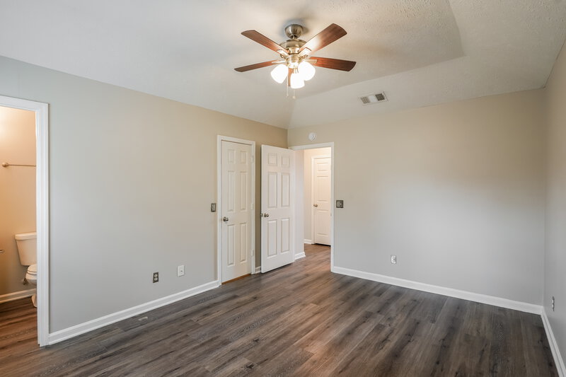 2,060/Mo, 809 Clearspring Ct Smyrna, TN 37167 Main Bedroom View 2