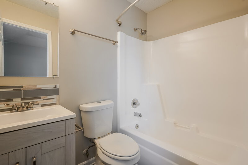 2,060/Mo, 809 Clearspring Ct Smyrna, TN 37167 Main Bathroom View