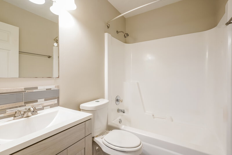 2,060/Mo, 809 Clearspring Ct Smyrna, TN 37167 Bathroom View