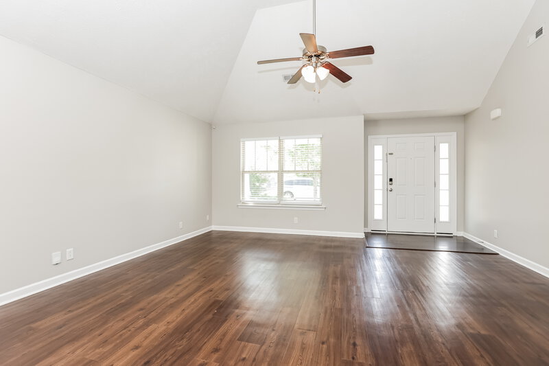 1,860/Mo, 1845 Warmingfield Dr Murfreesboro, TN 37127 Living Room View