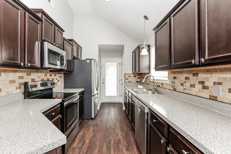 1,860/Mo, 1845 Warmingfield Dr Murfreesboro, TN 37127 Kitchen View 2