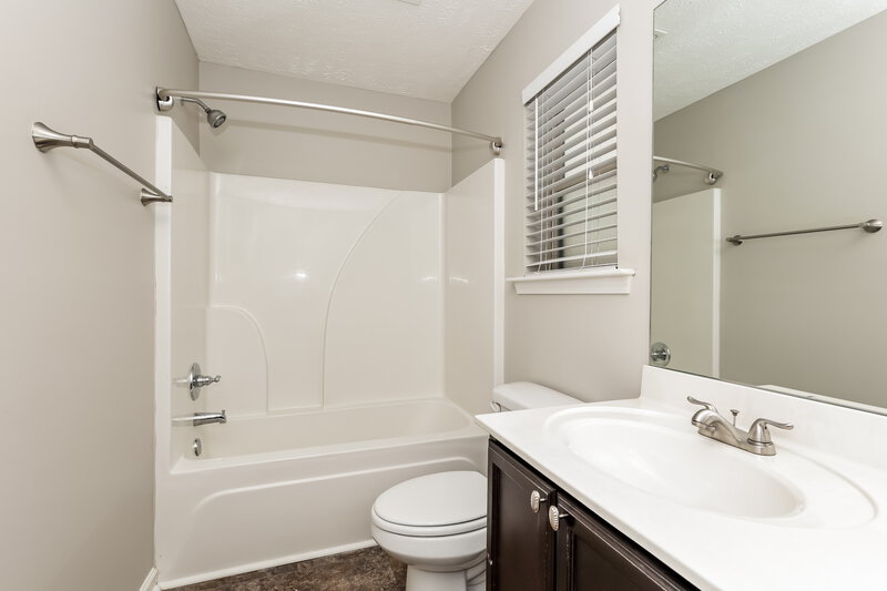 1,860/Mo, 1845 Warmingfield Dr Murfreesboro, TN 37127 Main Bathroom View