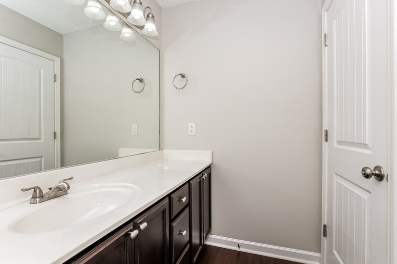 1,860/Mo, 1845 Warmingfield Dr Murfreesboro, TN 37127 Bathroom View 2