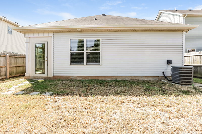 1,860/Mo, 1845 Warmingfield Dr Murfreesboro, TN 37127 Rear View