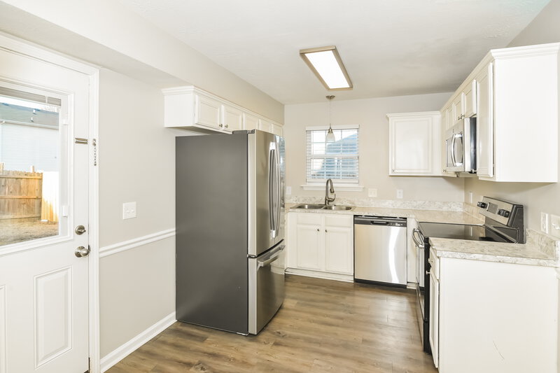 1,815/Mo, 1230 Shannon Ln La Vergne, TN 37086 Kitchen View