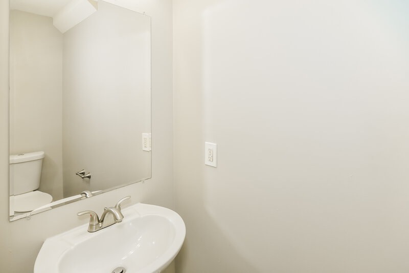 1,815/Mo, 1230 Shannon Ln La Vergne, TN 37086 Bathroom View