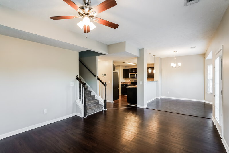 2,245/Mo, 8853 Cressent Glen Ct Antioch, TN 37013 Living Room View 2