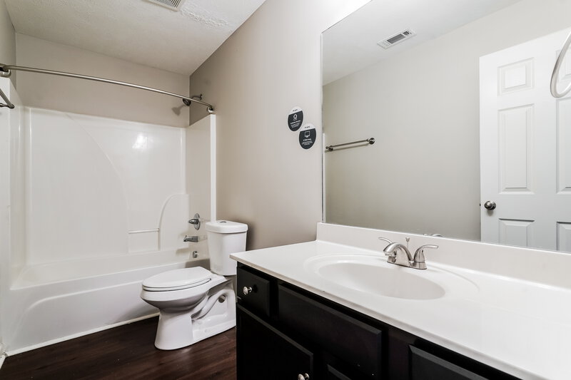 2,245/Mo, 8853 Cressent Glen Ct Antioch, TN 37013 Bathroom View