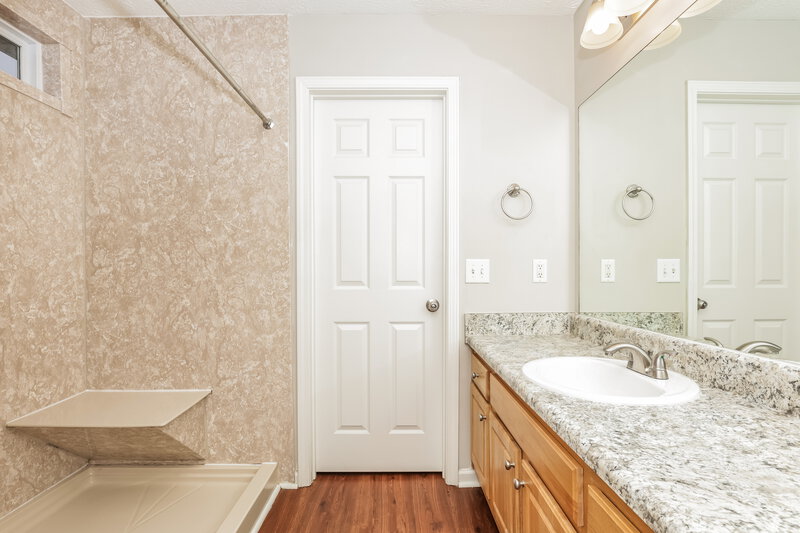 2,111/Mo, 2812 Summer Hollow Ln Hermitage, TN 37076 Main Bathroom View 2