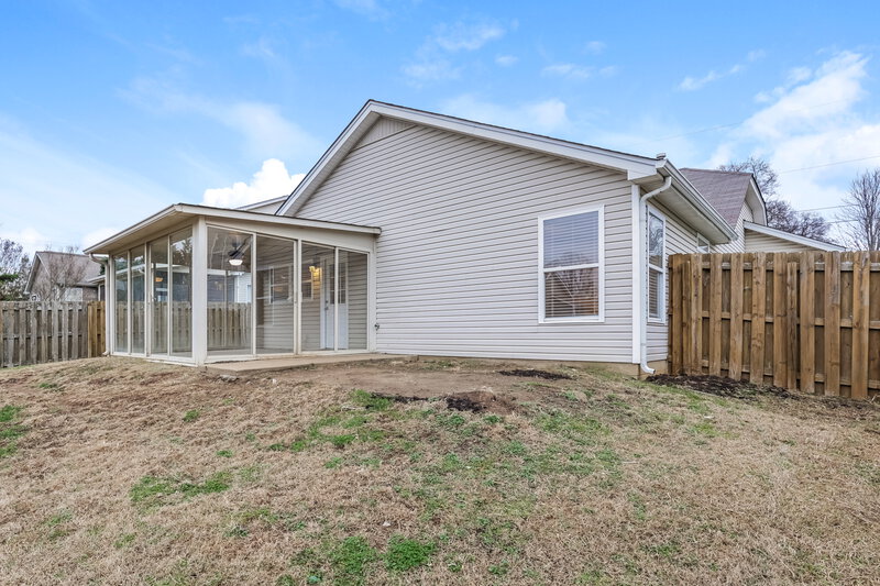 2,111/Mo, 2812 Summer Hollow Ln Hermitage, TN 37076 Rear View