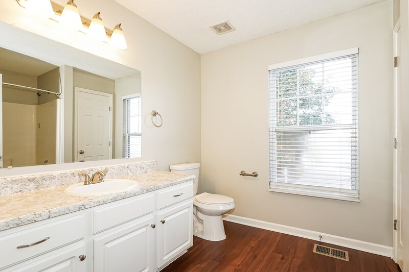 2,325/Mo, 1740 Stone Hollow Ct Hermitage, TN 37076 Main Bathroom View