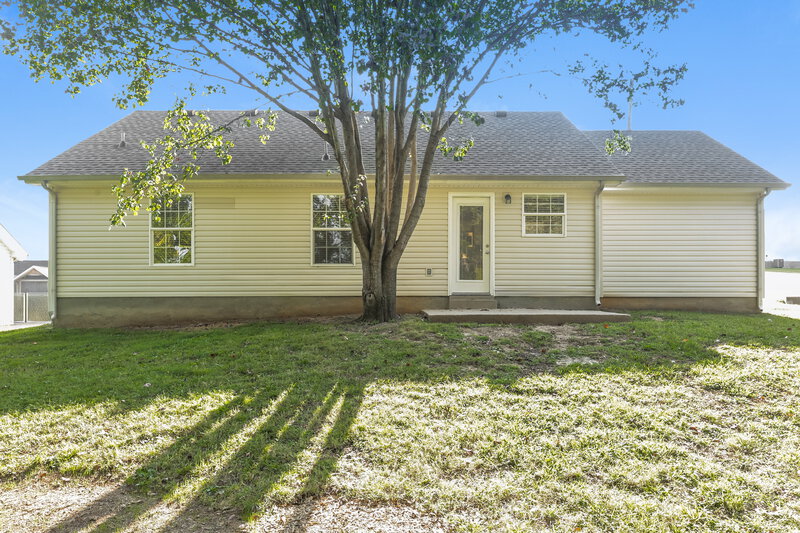 1,640/Mo, 1318 Lyndsey Ridge Dr La Vergne, TN 37086 Rear View