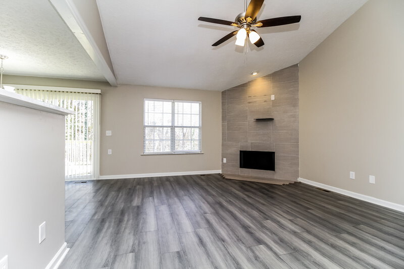 1,975/Mo, 648 Ransom Village Way Antioch, TN 37013 Living Room View