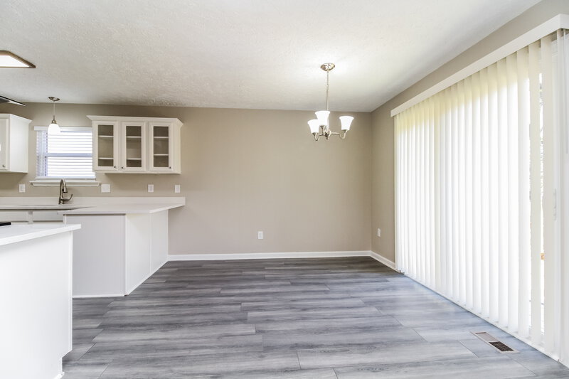 1,975/Mo, 648 Ransom Village Way Antioch, TN 37013 Dining Room View 2