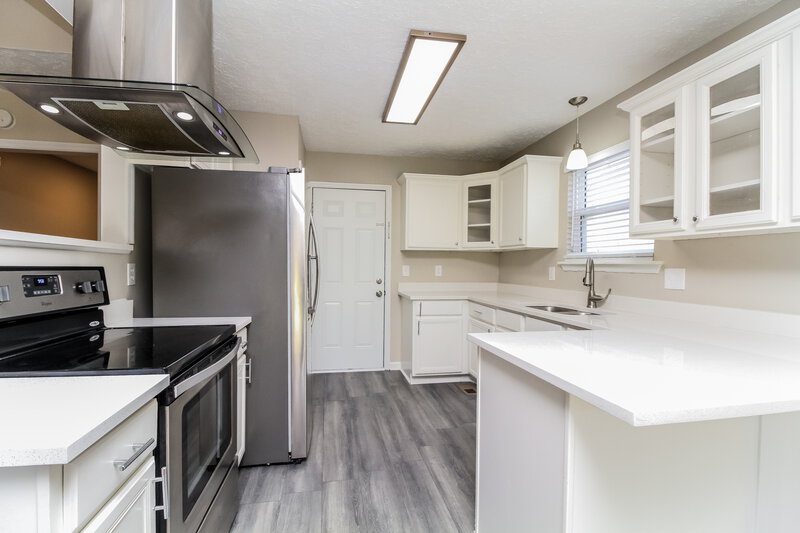 1,975/Mo, 648 Ransom Village Way Antioch, TN 37013 Kitchen View