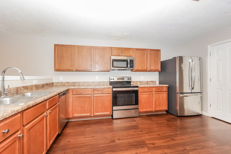 2,590/Mo, 726 Elderberry Way Murfreesboro, TN 37128 Kitchen View 2