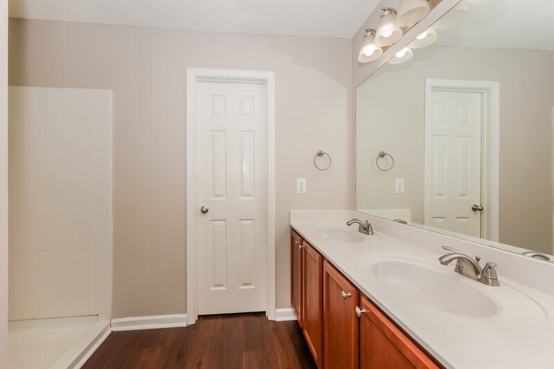 2,590/Mo, 726 Elderberry Way Murfreesboro, TN 37128 Main Bathroom View