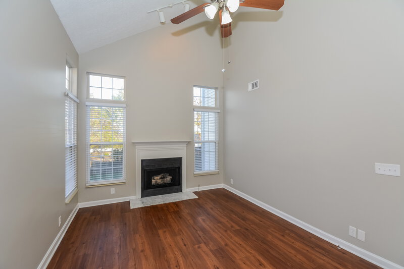 2,015/Mo, 4261 Chesney Glen Dr Hermitage, TN 37076 Living Room View