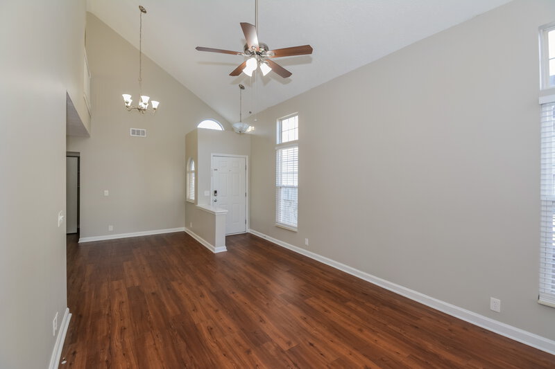 2,015/Mo, 4261 Chesney Glen Dr Hermitage, TN 37076 Living Room View 2