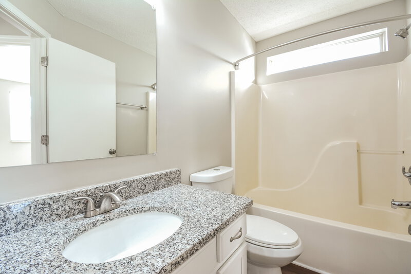 2,015/Mo, 4261 Chesney Glen Dr Hermitage, TN 37076 Bathroom View