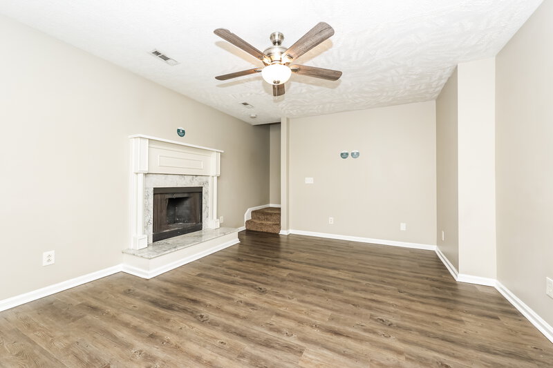 1,920/Mo, 1435 Tuffnell Dr La Vergne, TN 37086 Living Room View 2