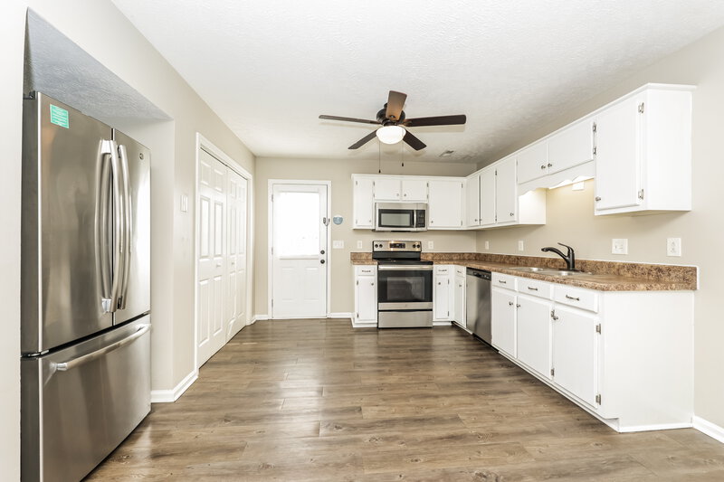 1,920/Mo, 1435 Tuffnell Dr La Vergne, TN 37086 Kitchen View