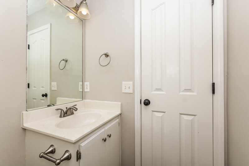 1,920/Mo, 1435 Tuffnell Dr La Vergne, TN 37086 Powder Room View