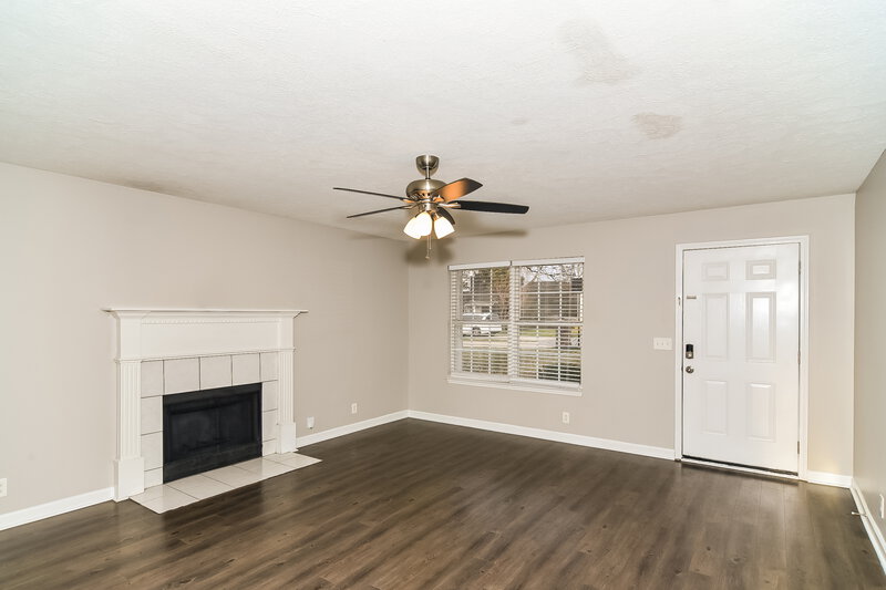 2,015/Mo, 3079 Roscommon Dr Murfreesboro, TN 37128 Living Room View