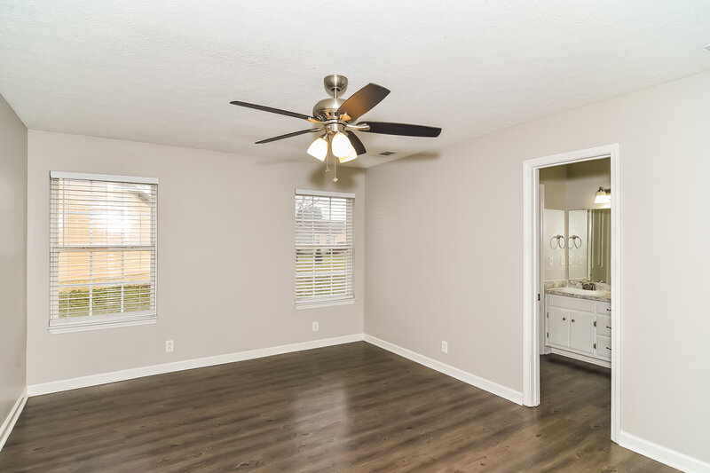 2,015/Mo, 3079 Roscommon Dr Murfreesboro, TN 37128 Main Bedroom View
