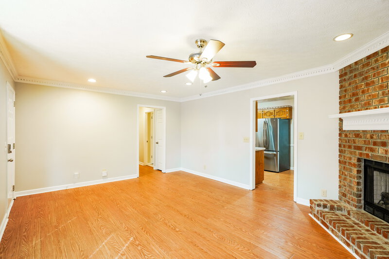 2,105/Mo, 218 Lakeside Park Dr Hendersonville, TN 37075 Living Room View