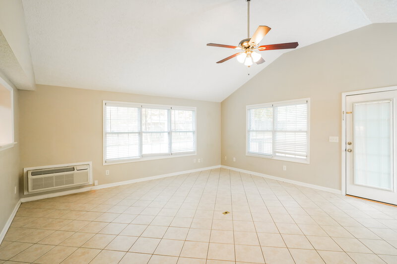 2,105/Mo, 218 Lakeside Park Dr Hendersonville, TN 37075 Family Room View