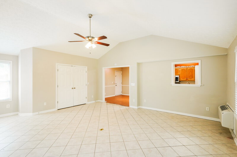 2,105/Mo, 218 Lakeside Park Dr Hendersonville, TN 37075 Family Room View 2