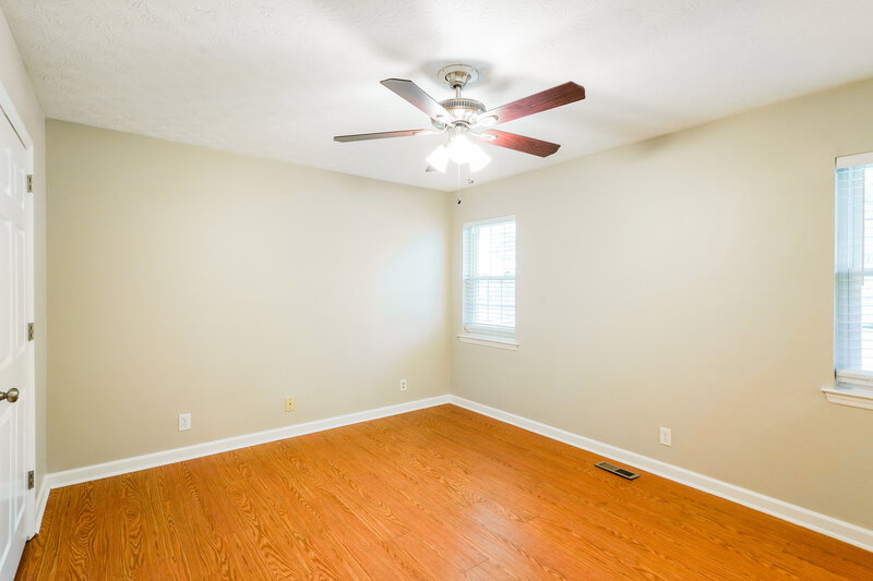 2,105/Mo, 218 Lakeside Park Dr Hendersonville, TN 37075 Main Bedroom View 2