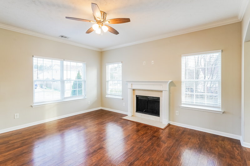 2,505/Mo, 5205 Rockridge Ct Antioch, TN 37013 Living Room View