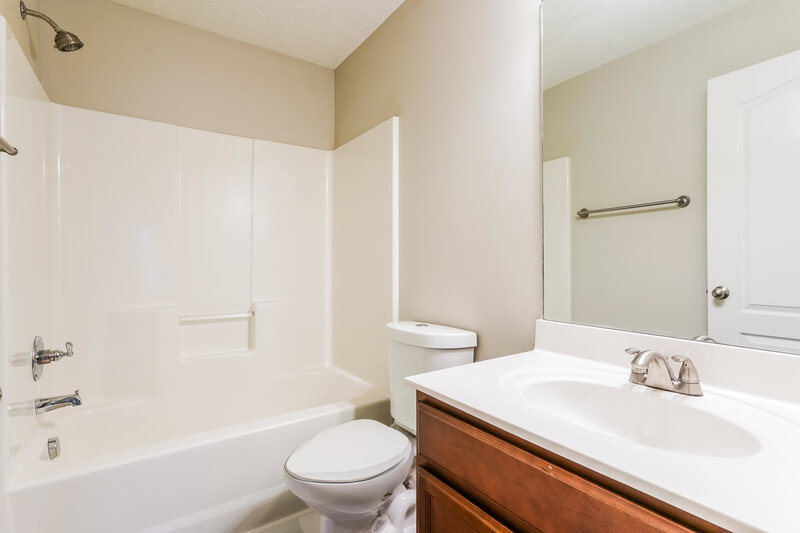 2,505/Mo, 5205 Rockridge Ct Antioch, TN 37013 Bathroom View
