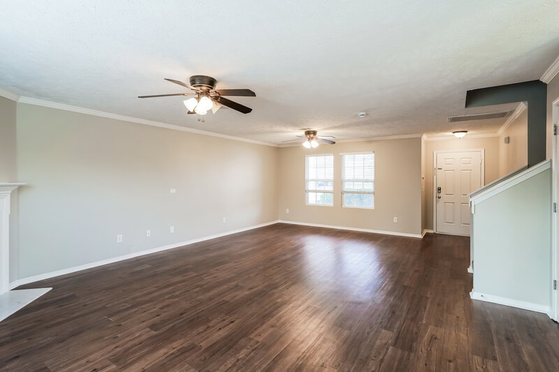 1,950/Mo, 109 Neville Ct Smyrna, TN 37167 Living Room View